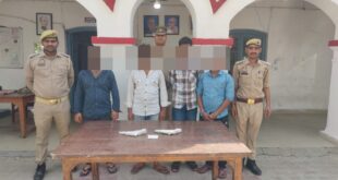 *थाना उझानी पुलिस द्वारा लूट की घटना का किया गया सफल अनावरण