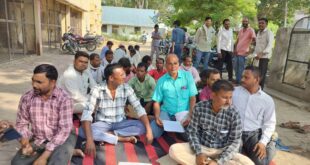 उत्तर प्रदेश पावर कार्पोरेशन निविदा/संविदा संघ के बैनर तले सत्याग्रह आज तीसरे दिन भी जारी