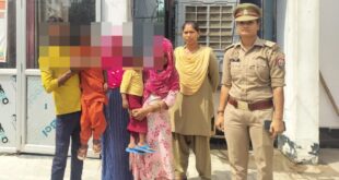 सैफुल्लागंज तिराहा पर भटक रही 02 बच्चियों को थाना सहसवान पुलिस द्वारा परिवारजनों के सुपुर्द किया गया।*