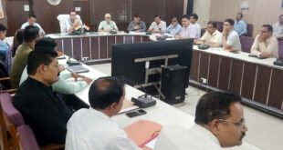 खराब प्रगति पर डीएम नाराज़, दिए कार्याें में सुधार लाने के निर्देश