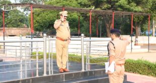 साप्ताहिक-शुक्रवार परेड एवं पुलिस लाइन का निरीक्षण