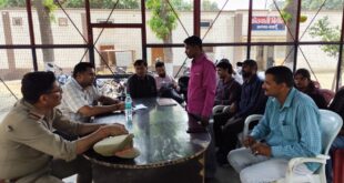 फरियादियों की समस्याएं सुनने के बाद उनके निस्तारण को लेकर टीमें रवाना की