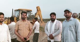 एंटी भू माफिया टीम ने ग्राम पुरोहित खेड़ा में खाद के गड्ढे की भूमि से फसल को कटवाकर कब्जा मुक्त कराया