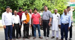 सेवानिवृत्ति पर कार्मिक को दी भावभीनी विदाई