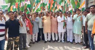 भारतीय सैनिकों के सम्मान में सहसवान में निकाली गई तिरंगा यात्रा
