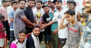 कादरी क्लब ने बाबू क्लब को छह विकेट से हराकर जीती ट्रॉफी