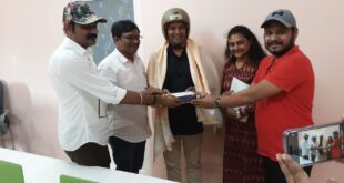 औदम्बरा एंटरटेनमेंट प्राइवेट लिमिटेड  बैनर के तहत धर्मेंद्र बघेल कर रहे है तेलगु मैं पैन इंडिया फिल्म  “ द हेलमेट मैन ऑफ इंडिया