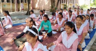 राजकीय कन्या इंटर कालेज में प्रधानाचार्या अल्पना कुमार के निर्देशन में चल रहे समर कैम्प