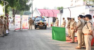 यूपी 112 के 10 नयी स्कार्पियो पीआरवी वाहनों को हरी झण्डी दिखाकर रवाना किया