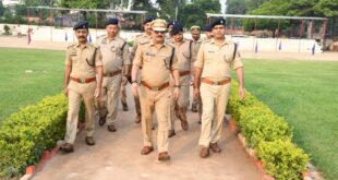शारीरिक व मानसिक रूप से फिट रहने के लिए पुलिसकर्मियों को लगवाई गयी दौड़
