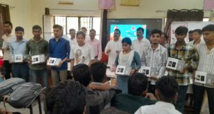 राजकीय औद्योगिकीय संस्थान पर प्रतिभागी छात्र – छात्राओं को भाजपा जिला अध्यक्ष ने टेबलेट वितरित किए