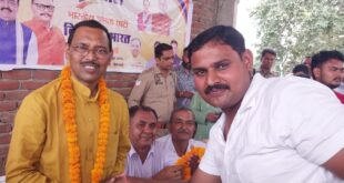 क्षेत्रीय कार्यकर्ताओं का एक कार्यक्रम की सभा का आयोजन