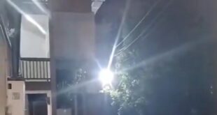ईरान की बैलिस्टिक मिसाइल से बेनी ब्राक की एक इमारत पूरी तरह से अंधकार में डूब गई।
