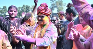 पुलिस लाइन में रंगों की बौछार, एसएसपी ने अधिकारियों-कर्मचारियों संग खेली होली