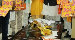 रक्षामंत्री राजनाथ सिंह ने किया ‘वैदिक नववर्षिका’ पत्रिका का विमोचन, भारतीय नववर्ष महोत्सव में आने का दिया न्योता