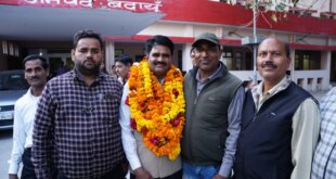 34 वर्ष की सेवा के बाद जुगल किशोर सेवानिवृत्त, गाजे-बाजे के साथ दी गई भावभीनी विदाई