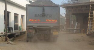 ओवरलोड बालू डंपरों से बढ़ा हादसे का खतरा, गोरा बाईपास रोड से बेरोकटोक गुजर रहे वाहन