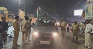 त्योहारों के मद्देनज़र पुलिस का पैदल मार्च, वाहनों की सघन चेकिंग
