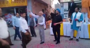 नवसंवत्सर पर पथ संचलन का पुष्पवर्षा से भव्य स्वागत