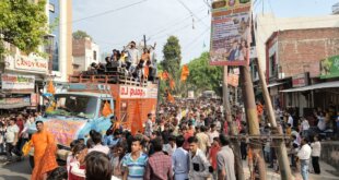 हिन्दू नववर्ष पर बदायूं में निकली भव्य भगवा यात्रा, पुष्पवर्षा से हुआ स्वागत