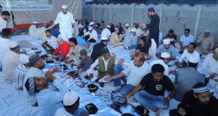 ISWA ने कराया रोज़ा इफ्तार, ज़रूरतमंदों को बांटा आत्मनिर्भरता का सामान