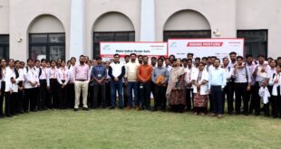 टीएमयू के छात्रों ने सीखे सुरक्षित ड्राइविंग के गुर