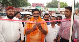 बेटी के जन्मदिन पर बहा मानवता का रक्त, CM योगी के जन्मदिवस पर लगा पांचवां रक्तदान शिविर