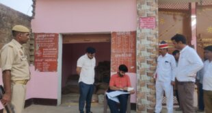 उप जिलाधिकारी श्री साई आश्रित शाख मुरी ने एक राशन डीलर की दुकान का औचक निरीक्षण किया।