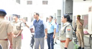 पुलिस भर्ती परीक्षा केंद्रों का डीएम-एसएसपी ने किया निरीक्षण