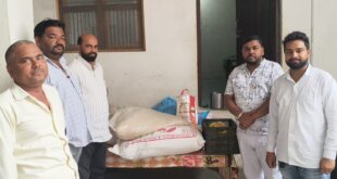 विकलांग आश्रम वजीरगंज में पूर्व नगर पालिका अध्यक्ष गौरी शंकर माल बाबू ने वितरित की खाद्य सामग्री, दिव्यांग बच्चों को बांटे फल-मिठाई