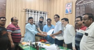 बिजली बिलो पर 10% ईंधन अधिभार लगाए जाने की घोषणा पर प्रांतीय आह्वान पर व्यापारियों ने किया जमकर विरोध