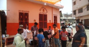 बालाजी भक्त मंडली ने किया भव्य श्रृंगार, श्रद्धालुओं को वितरित किया शरबत