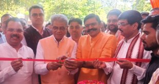 प्रभारी मंत्री ने फीता काटकर किया प्रदर्शनी का उद्घाटन