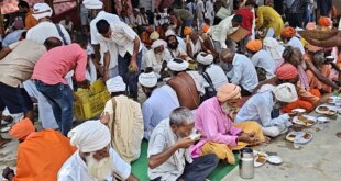 सीताराम राधेश्याम आश्रम मुडिया सतासी मे  पूर्ण आहूति के वाद हुआ विशाल भंडारा