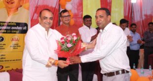 ग्राम मंढोली में आयोजित हुई रात्रि चौपाल, अफसरों ने सुनीं ग्रामीणों की समस्याएं