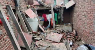 लगातार बारिश के बीच मकान का लिंटर गिरा, मलबे में दबकर महिला की मौत