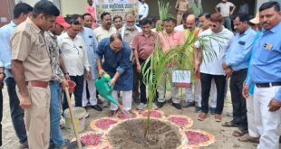 विधायक ने पौधे लगाकर पर्यावरण संरक्षण का संदेश दि