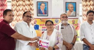 लाभार्थियों को प्रमाण पत्र वितरित किए