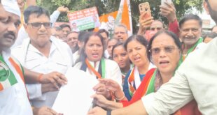 छात्रों पर लाठीचार्ज के विरोध में कांग्रेस का उग्र प्रदर्शन शिक्षा मंत्री के इस्तीफे की मांग को लेकर निकाला मार्च
