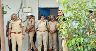 डीएम ने ग्राम जटा पहुंचकर गंगा के जलस्तर का लिया जायजा,