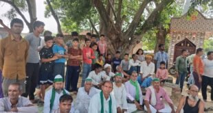 पाइपलाइन टूटने से 15 दिन से पानी को तरसे ग्रामीण, भाकियू ने शुरू किया धरना