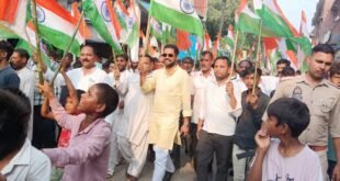 उसहैत में निकली भव्य तिरंगा यात्रा, चेयरमैन नबाव हसन व ब्लाक प्रमुख अतेन्द्र विक्रम सिंह रहे मौजूद