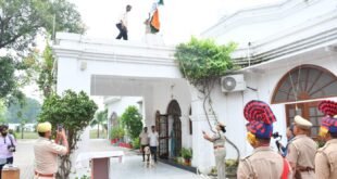 एसएसपी अंकिता शर्मा ने पुलिस लाइन में फहराया तिरंगा, सात पुलिसकर्मी सम्मानित
