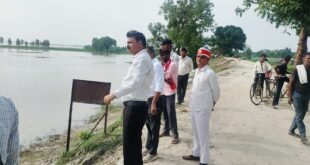 बाढ़ प्रभावित भुंडी गांव का एडीएम ने किया निरीक्षण