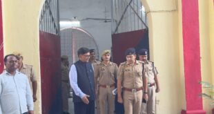 डीएम-एसपी ने जिला कारागार का किया औचक निरीक्षण