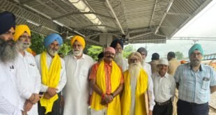 हजूर साहिब जा रही ट्रेन के यात्रियों का सिख समाज ने किया स्वागत, स्टेशन पर लगाया लंगर