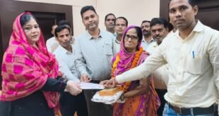 पालिकाध्यक्ष फात्मा रज़ा ने सेवानिवृत्त सफाई कर्मचारी को दी भावभीनी विदाई