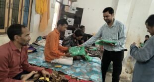 जन्मदिन पर दिव्यांग बच्चों के बीच खुशियां बांटीं, नए वस्त्र पाकर खिले चेहरे