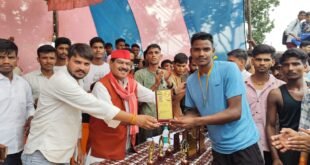 स्व. तरुण यादव रनिंग एवं दौड़ प्रतियोगिता का आयोजन किया