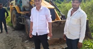 अवैध खनन पर तहसील प्रशासन की कार्रवाई, जेसीबी व ट्रैक्टर पकड़े